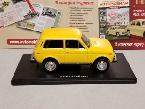 №5 Легендарные советские автомобили ВАЗ-2121 ’Нива’ 1/24, масштабная модель, 1:24, Hachette, на подставке с правой стороны
