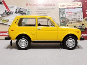 №5 Легендарные советские автомобили ВАЗ-2121 ’Нива’ 1/24, масштабная модель, 1:24, Hachette, вид справа