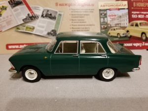 №6 Легендарные советские автомобили Москвич-408 1/24, масштабная модель, 1:24, Hachette, вид с левой стороны