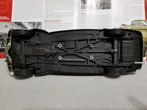 №7 Легендарные советские автомобили ЗИС-110 1/24, масштабная модель, 1:24, Hachette, вид снизу