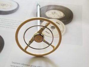 №3 Серия партворк Волга М21 1/8, масштабная модель, 1:8, ДеАгостини, руль на рулевом валу в сборе
