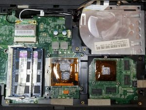 Процессор Intel Core I5-460M на плате ноутбука ASUS N61Jv