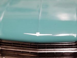 №10 Легендарные советские автомобили ЗИЛ-111Д 1/24, масштабная модель, 1:24, Hachette, эмблема на капоте