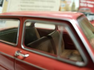№11 Легендарные советские автомобили ЗАЗ-966 1/24, масштабная модель, 1:24, Hachette, вид в салон на задний диван