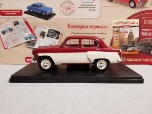 №12 Легендарные советские автомобили Москвич-407 1/24, масштабная модель, 1:24, Ашет, Hachette, модель на подставке вид слева