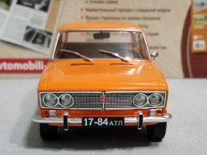 №13 Легендарные советские автомобили ВАЗ-2103 1/24, масштабная модель, 1:24, Ашет, Hachette, вид спереди