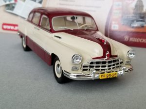 №14 Легендарные советские автомобили ЗИМ ГАЗ-12 1/24, масштабная модель, 1:24, Hachette, Ашет, вид спереди справа