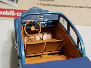 №15 Легендарные советские автомобили ЗМА Москвич 400-420А 1/24, масштабная модель, 1:24, Hachette, Ашет, вид на место водителя