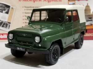 №16 Легендарные советские автомобили УАЗ-469Б 1/24, масштабная модель, 1:24, Hachette, Ашет, вид спереди слева