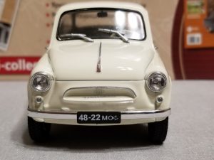 №17 Легендарные советские автомобили ЗАЗ-965А 1/24, масштабная модель, 1:24, Hachette, Ашет, вид спереди