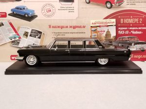 №18 Легендарные советские автомобили ЗИЛ-114 1/24, масштабная модель, 1:24, Hachette, Ашет, модель на подставке с левой стороны
