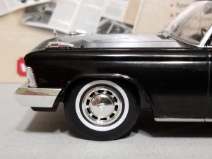 №18 Легендарные советские автомобили ЗИЛ-114 1/24, масштабная модель, 1:24, Hachette, Ашет, вид на переднее левое крыло колесо