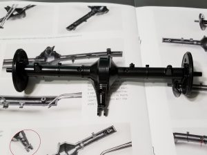 №31 Серия партворков Волга М21 1/8, масштабная модель, 1:8, ДеАгостини, соединённые половинки заднего моста