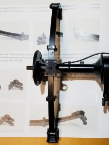 №33 Серия партворков Волга М21 1/8, масштабная модель, 1:8, ДеАгостини, закреплённая рессора на мосту