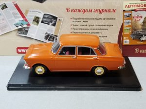 №21 Легендарные советские автомобили Москвич-412 1/24, масштабная модель, 1:24, Hachette, Ашет, модель на подставке с левой стороны
