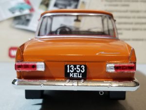 №21 Легендарные советские автомобили Москвич-412 1/24, масштабная модель, 1:24, Hachette, Ашет, вид на модель сзади