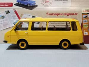 №24 Легендарные советские автомобили микроавтобус РАФ-22038 Латвия 1/24, масштабная модель, 1:24, Hachette, Ашет, вид на модель с левой стороны