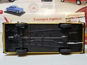 №24 Легендарные советские автомобили микроавтобус РАФ-22038 Латвия 1/24, масштабная модель, 1:24, Hachette, Ашет, вид снизу