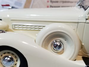 №23 Легендарные советские автомобили лимузин ЗИС-101А 1/24, масштабная модель, 1:24, Hachette, Ашет, корпус запасного колеса с левой стороны