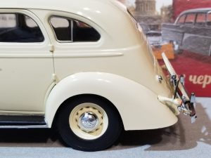 №23 Легендарные советские автомобили лимузин ЗИС-101А 1/24, масштабная модель, 1:24, Hachette, Ашет, вид на заднюю часть кузова с левой стороны