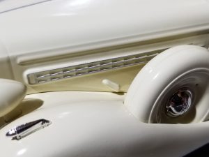 №23 Легендарные советские автомобили лимузин ЗИС-101А 1/24, масштабная модель, 1:24, Hachette, Ашет, ручка открытия створки капота