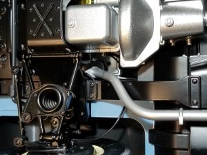 №39, №40 Серия партворков ГАЗ М21 Волга 1/8, масштабная модель, 1:8, ДеАгостини, подключение трубы глушителя к коллектору на двигателе