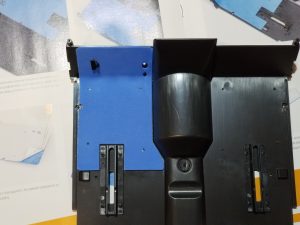 №44 Серия партворков ГАЗ М21 Волга 1/8, масштабная модель, 1:8, ДеАгостини, накленный на пол водительский коврик