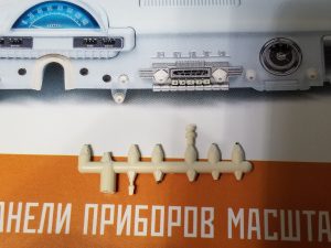 №47 Серия партворков ГАЗ М21 Волга 1/8, масштабная модель, 1:8, ДеАгостини, литник с оставшимися ручками