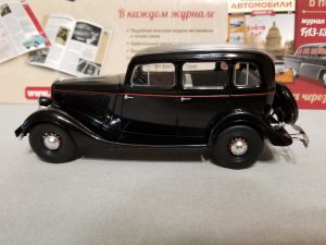 №28 Легендарные советские автомобили ГАЗ М-1 1/24, масштабная модель, 1:24, Hachette, Ашет, вид на модель слева