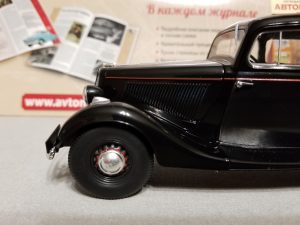 №28 Легендарные советские автомобили ГАЗ М-1 1/24, масштабная модель, 1:24, Hachette, Ашет, вид слева на переднюю часть
