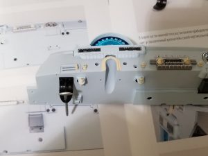 №49 Серия партворков ГАЗ М21 Волга 1/8, масштабная модель, 1:8, ДеАгостини, кронштейн с ручкой управления центральным тормозом на панели приборов