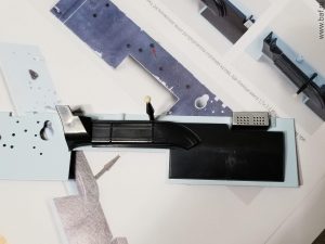 №51 Серия партворков ГАЗ М21 Волга 1/8, масштабная модель, 1:8, ДеАгостини, перегородка с ручкой привода вентиляции кузова