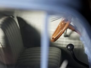 №29 Легендарные советские автомобили КИМ 10-50 1/24, масштабная модель, 1:24, Hachette, Ашет, вид на обшивку