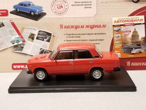 №30 Легендарные советские автомобили ВАЗ 2107 1/24, масштабная модель, 1:24, Hachette, Ашет, модель на подставке с левой стороны